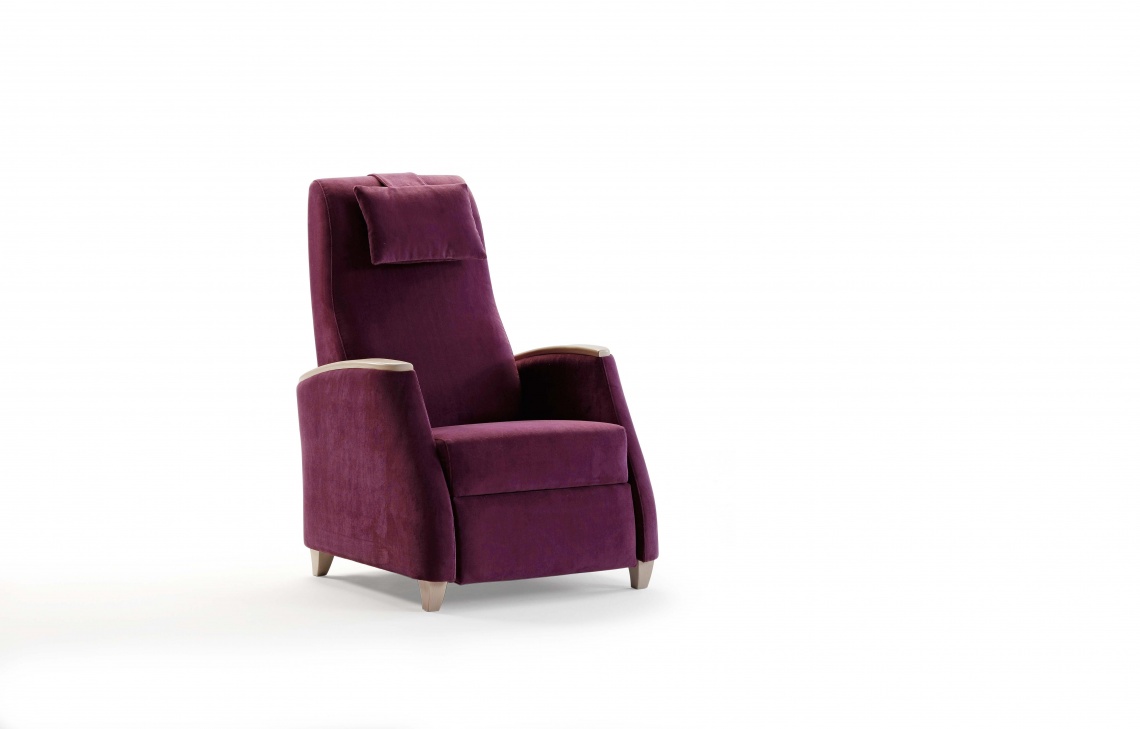 195 MAROON ARMCHAIR