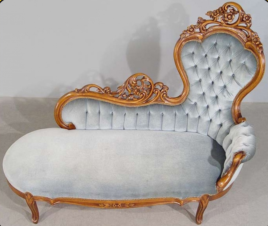 BAROQUE-STYLE SHOE RACK MADE OF CARVED WOOD
