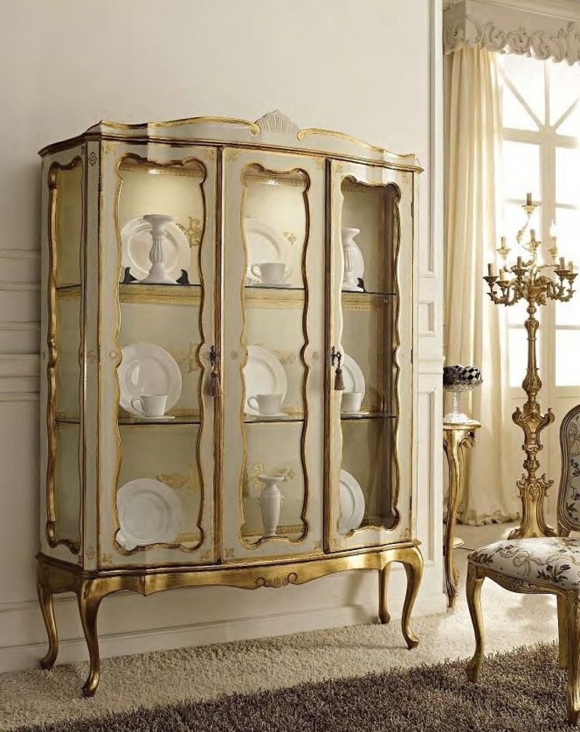 VITRINA DE ESTILO BARROCO