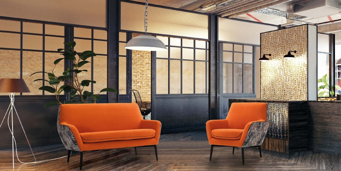 SOFA Y SILLONES EN NARANAJA Y ESTAMPADO
