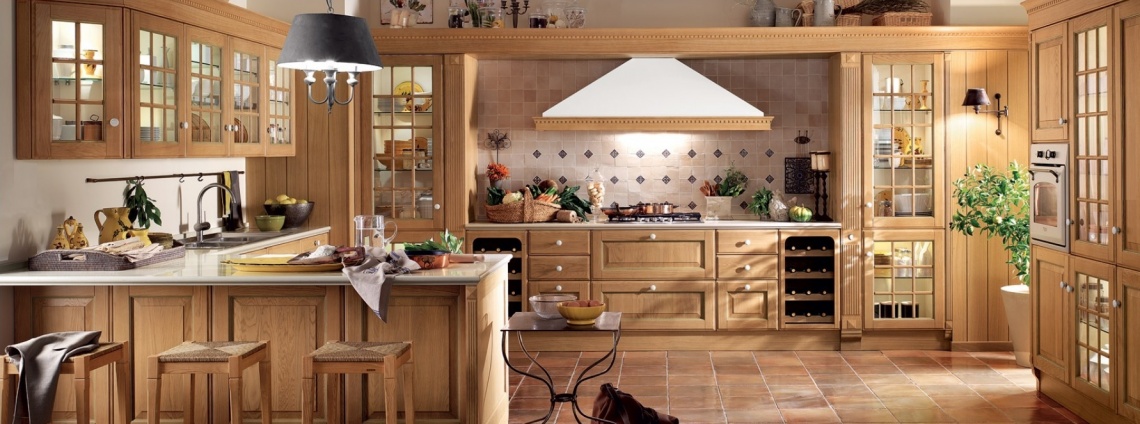 RUSTIC-STYLE KITCHEN IN NATURAL WOOD WITH WHITE MARBLE COUNTERTOP RUSTIC-STYLE KITCHEN IN NATURAL WOOD WITH WHITE MARBLE COUNTERTOP