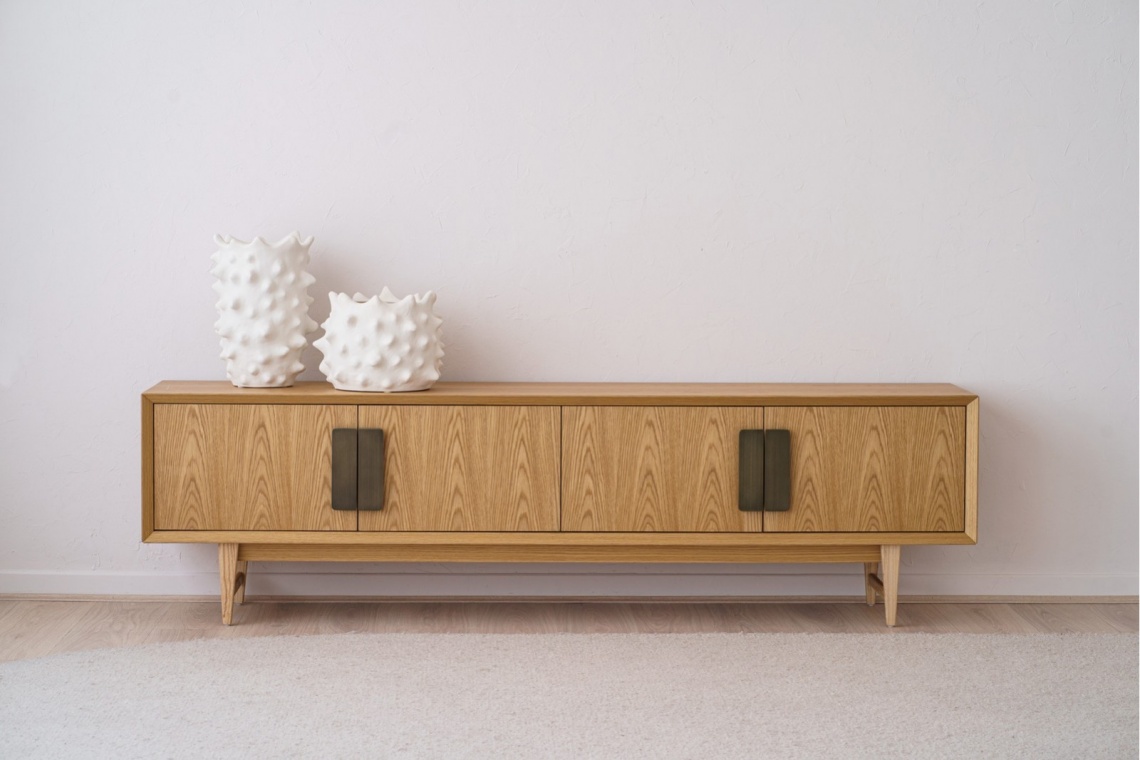 8586 MUEBLE TV EN MADERA DE ROBLE