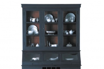 FURNITURE WITH AN UPPER GLASS CABINET