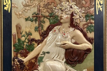 POLYCHROMED RESIN BAS-RELIEF REPRESENTING AUTUMN