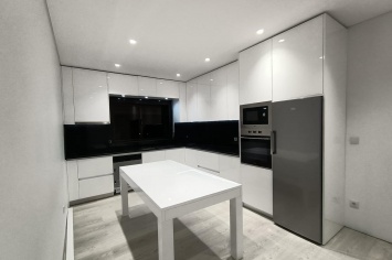COCINA EN BLANCO BRILLO