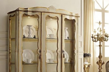 BAROQUE-STYLE DISPLAY CABINET