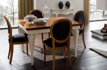 SQUARE DINING TABLE