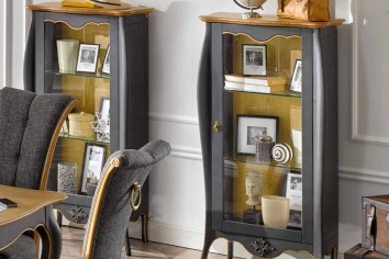 PAIR OF LOW DISPLAY CASES IN GREY LACQUER WITH CHERRY TOP IN THE LOUIS XV STYLE