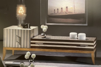 BANQUETA CON PATAS EN MADERA
