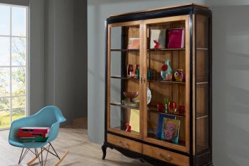 VITRINA DE DOS PUERTAS
