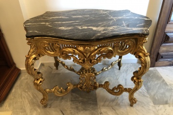 CARVED AND GOLD LEAF SIDE TABLE WITH BLACK MARBLE TOP