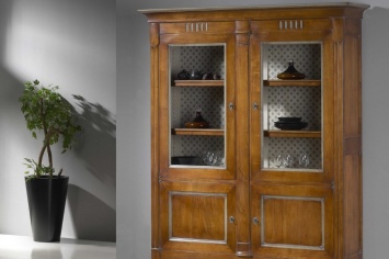 VITRINA DE DOS PUERTAS