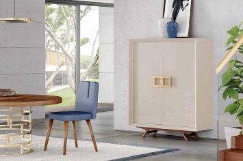 CONTENEDOR DE CUATRO PUERTAS