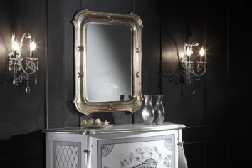 CÓMODA DE DOS PUERTAS CON PINTURAS