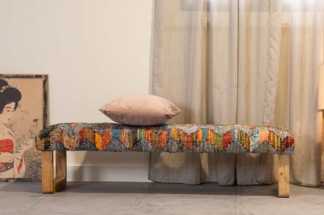 3745 BANQUETA TAPIZADA TEJIDO KILIM