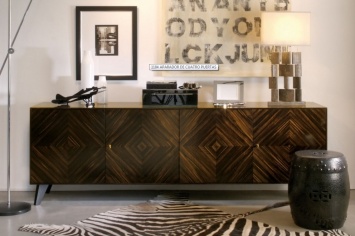 SIDEBOARD WITH LEGS