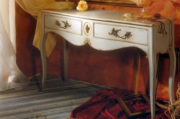 1040 CONSOLA LACADA 