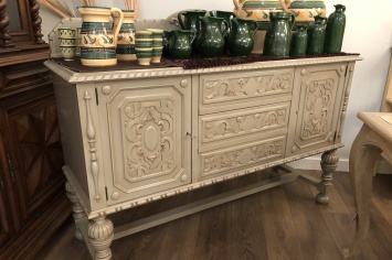 MUEBLE CON RELIEVE