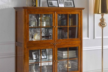 VITRINA DE CUATRO PUERTAS