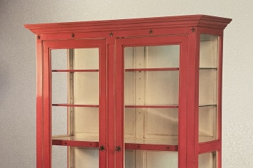 VITRINA DE DOS PUERTAS LACADA EN ROJO