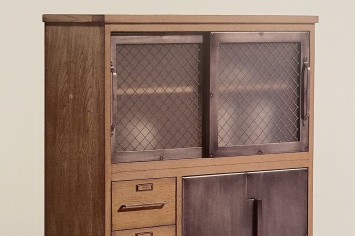 INDUSTRIAL-STYLE CONTAINER