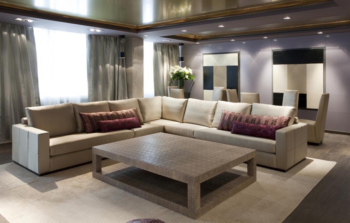 CONTEMPORARY-STYLE CORNER SOFA WITH ADJUSTABLE HEADRESTS
