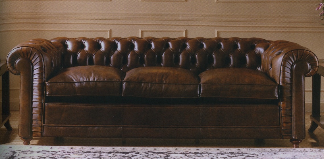 SOFA CHESTER EN PIEL COLOR MARRÓN