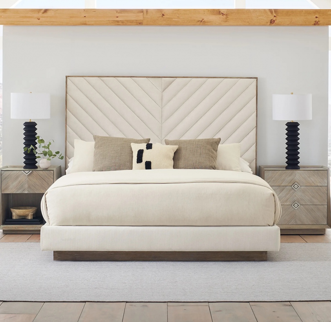 5930 CABECERO DE CAMA TAPIZADO ESPIGA, MARCO DE MADERA ENVEJECIDA