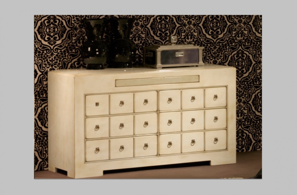 339 CHEST OF DRAWERS