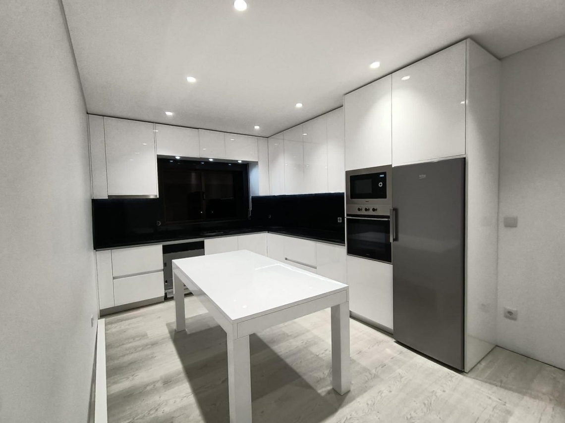 COCINA EN BLANCO BRILLO