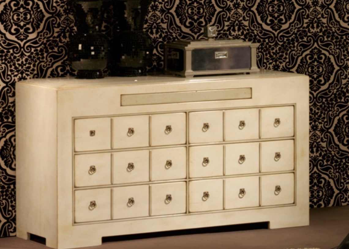 MUEBLE PEQUEÑO LACADO