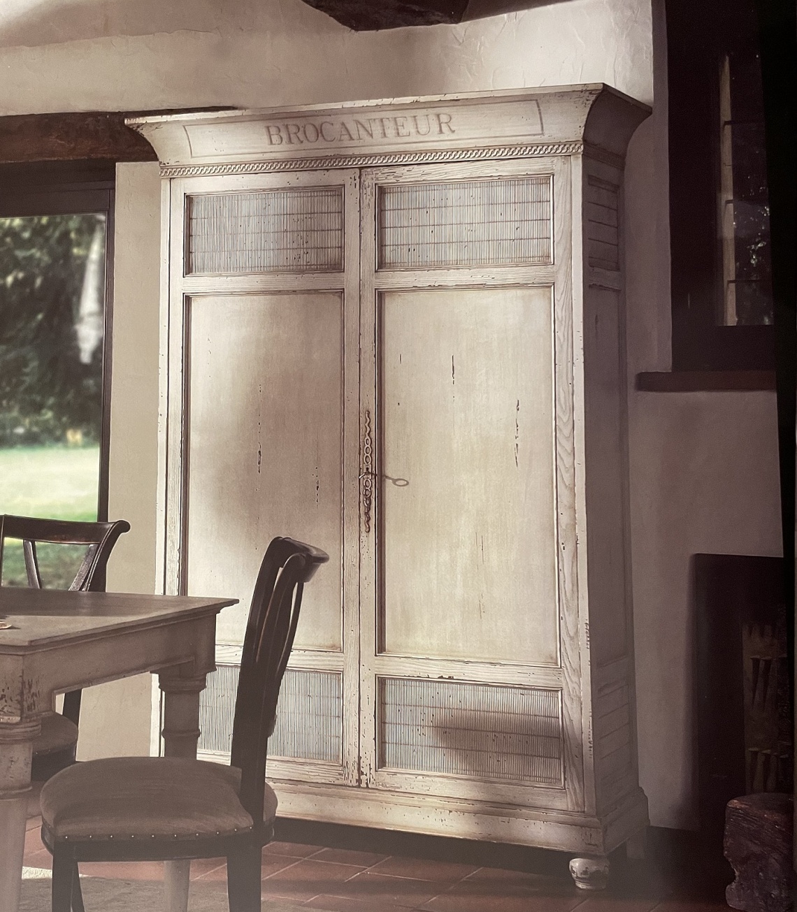 ARMARIO DE DOS PUERTAS