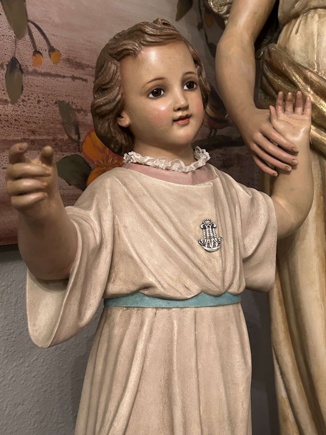 ESCULTURA DE ANGEL CON POLICROMÍA