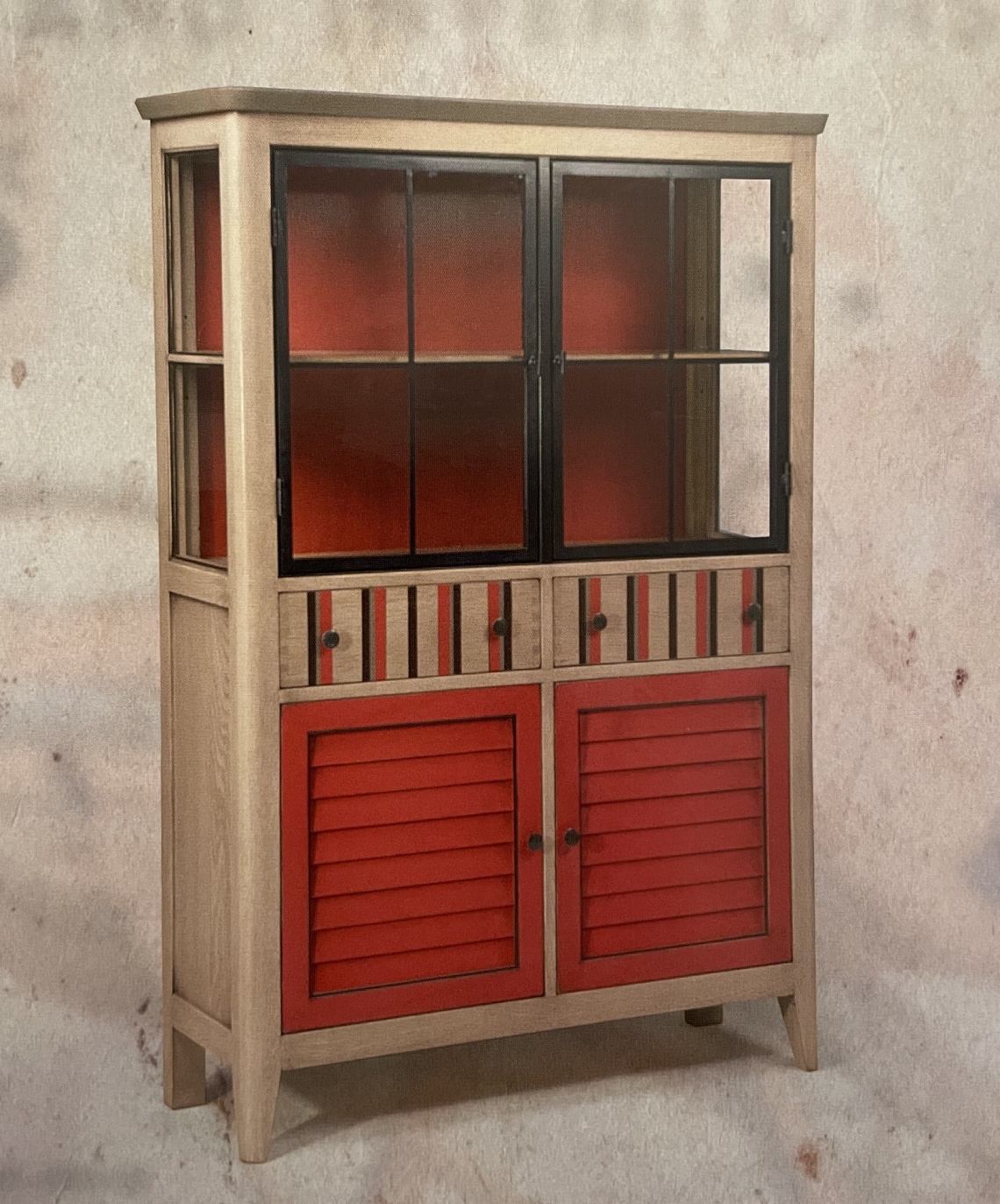 VITRINA EN MADERA NATURAL CON RAYAS