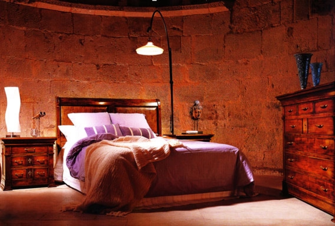 CLASSIC BEDROOM IN SOLID CHERRY