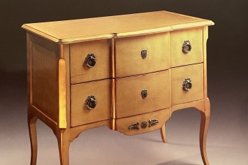 LOUIS XV STYLE CHEST OF DRAWERS IN GOLD