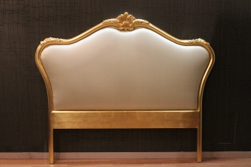 BAROQUE-STYLE HEADBOARD IN GOLD LEAF