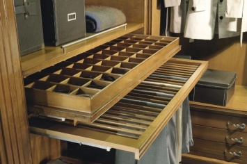 CORBATERO Y PANTALONERO