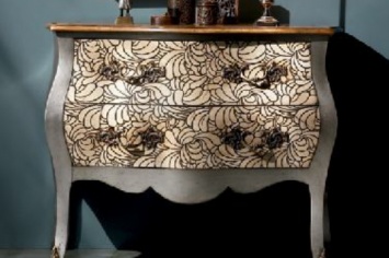 CÓMODA DECORADA